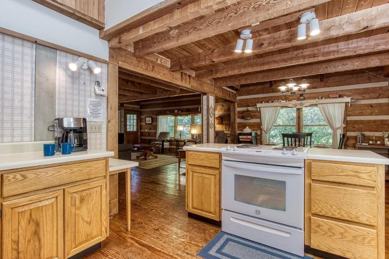 Valhalla - Private Rustic Getaway Cabin Севьервилл Экстерьер фото